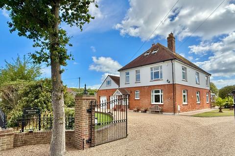 Potmans Lane, Bexhill on Sea, TN39 9 bed detached house for sale