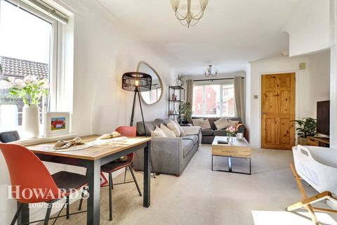 Martin Close, Lowestoft 2 bed semi
