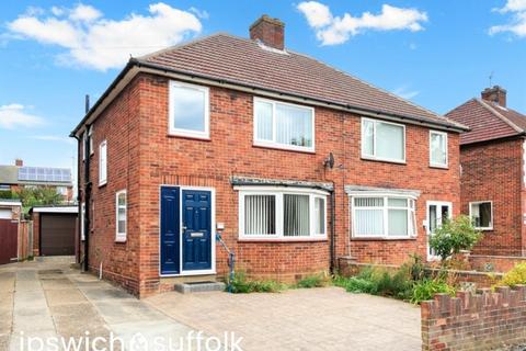 Chesterfield Drive, Ipswich 3 bed semi
