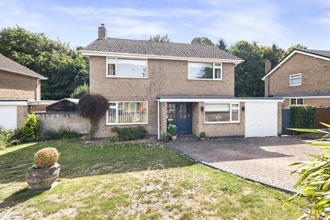 Willoughby Drive, Oakham LE15 4 bed detached house for sale