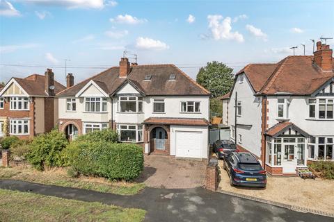 Woodland Avenue, Kidderminster 4 bed semi
