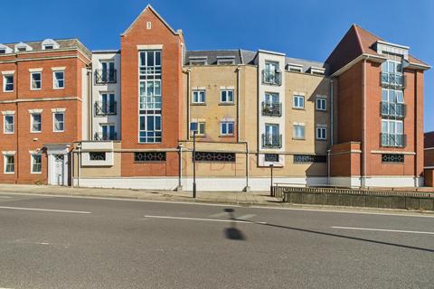 Crouch Street, Colchester CO3 2 bed apartment for sale