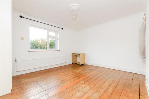 Vale Road, Northfleet, Gravesend, Kent 3 bed terraced house for sale