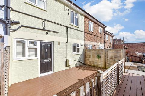 High Street, Uckfield, East Sussex 3 bed maisonette for sale