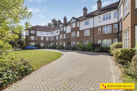The Green, London, N21 2 bed flat for sale