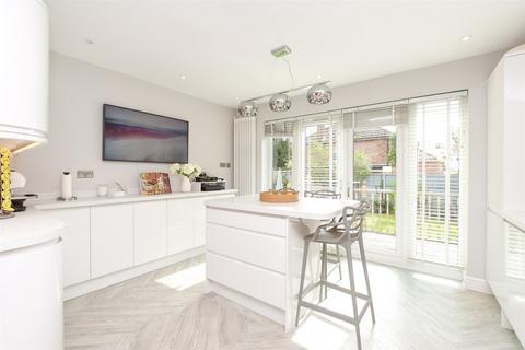 Hallsland Way, Oxted, Surrey 4 bed detached house for sale