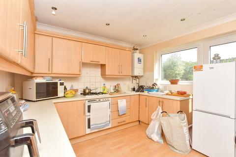 Fallowfield, Sittingbourne, Kent 4 bed link detached house for sale