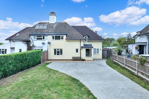 Rushden Road, Buntingford SG9 4 bed semi