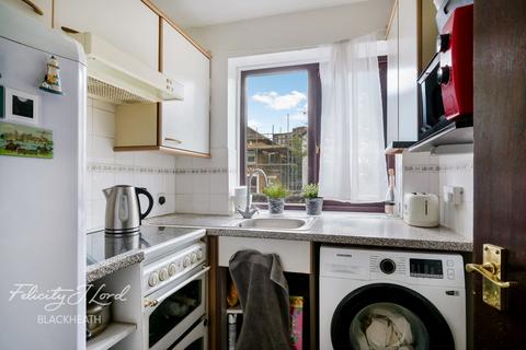 Charlton Church Lane, London 1 bed flat for sale