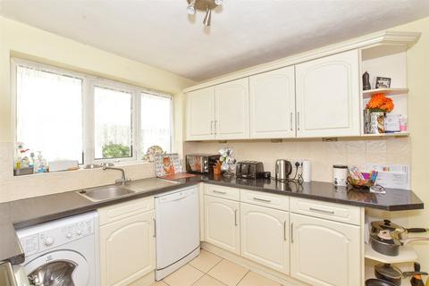 Sunnymead Drive, Waterlooville... 3 bed chalet for sale