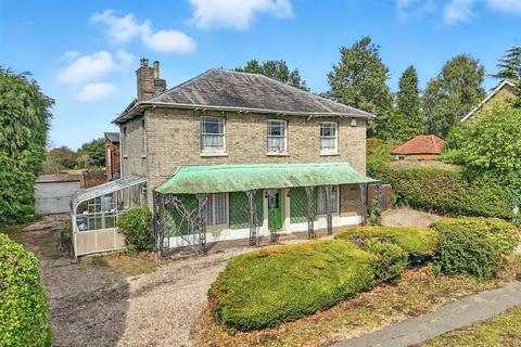 Roman Road, Mountnessing, Brentwood 4 bed detached house for sale