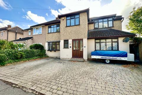 St. Andrews Avenue, Hornchurch 5 bed semi