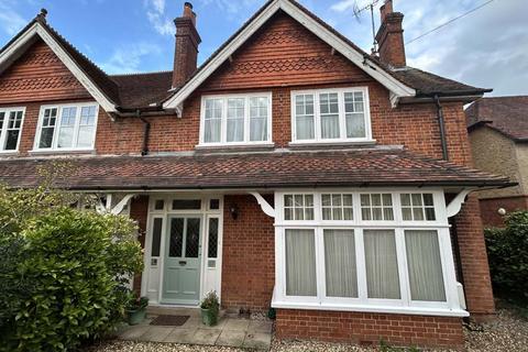 17 Horseshoe Road, Pangbourne on... 4 bed property for sale