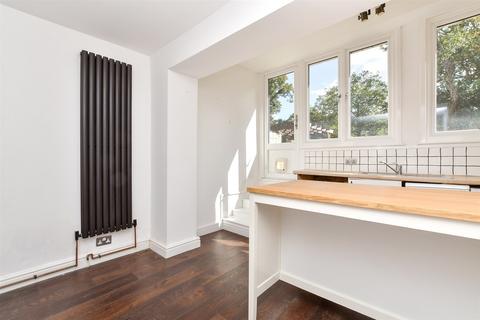 Clyde Road, Croydon, Surrey 1 bed ground floor flat for sale