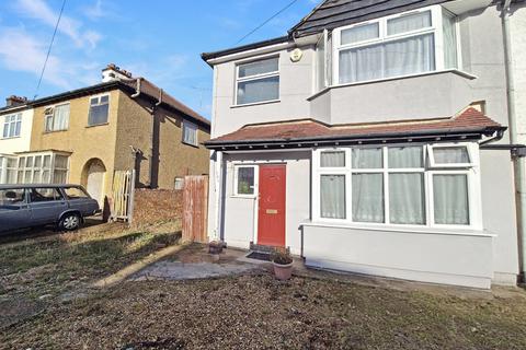 Richmond Hill, Luton, Bedfordshire... 3 bed semi