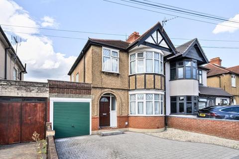 Streatfield Road, Kenton, HA3 9BP 3 bed semi