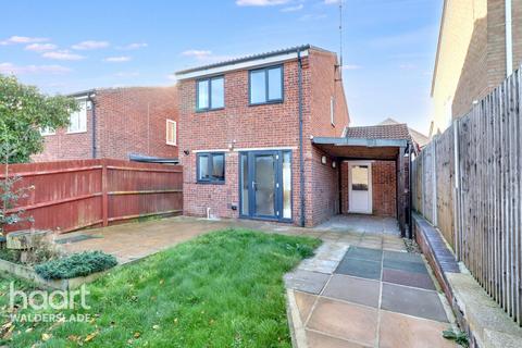 Gatcombe Close, Chatham 3 bed link detached house for sale