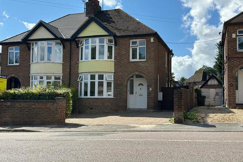 Church Green Road, Milton Keynes MK3 3 bed semi