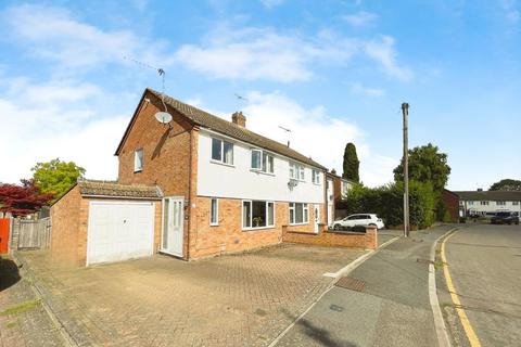 Hawthorn Close, Bishop's Stortford CM22 3 bed semi