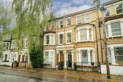 St. Luke's Avenue, London, SW4 1 bed apartment for sale