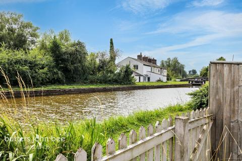 Betchton Road, SANDBACH 2 bed cottage for sale
