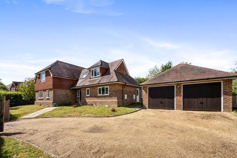 Rookwood Park, Horsham, RH12 5 bed detached house for sale