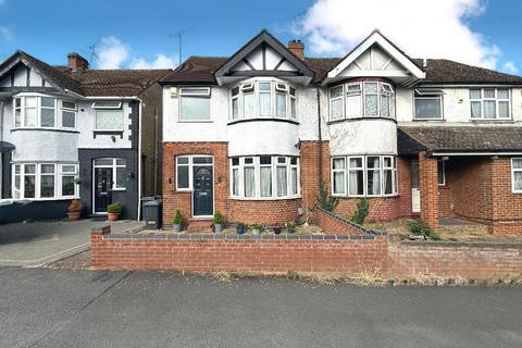 Grosvenor Road, Icknield, Luton... 3 bed semi