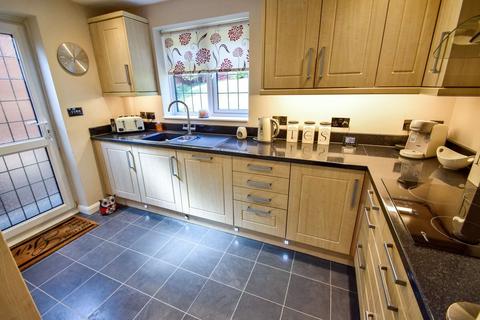 Spencer Close, Walderslade, Chatham, ME5 4 bed detached house for sale