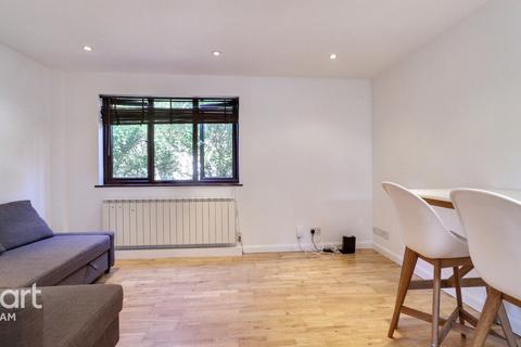 Gautrey Square, London 3 bed semi