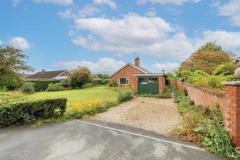 Norwich Road, Halesworth IP19 3 bed chalet for sale