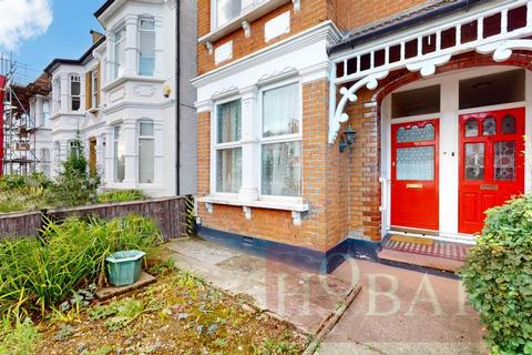 50 Crescent Road, Alexandra Park, N22 2 bed maisonette for sale