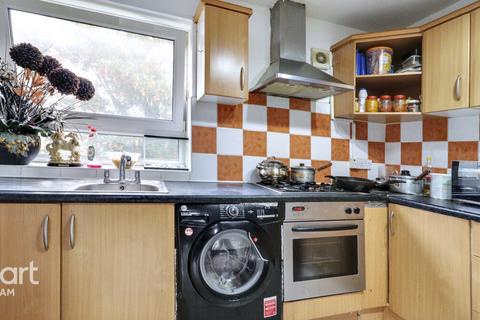 Parr Road, London 1 bed flat for sale