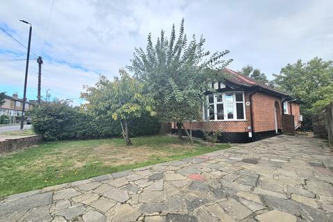 Green Lane, Kent, BR7 3 bed bungalow for sale