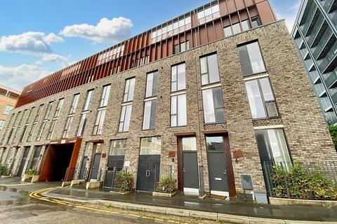 Roof Gardens, Bentinck Street... 1 bed apartment for sale