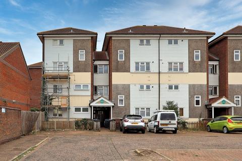 Pevensey Close, Basildon, SS13 2 bed maisonette for sale