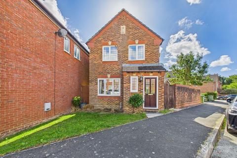 Wellsbourne Road, Pevensey BN24 3 bed detached house for sale