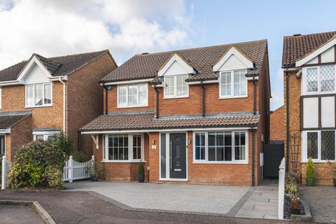 Britten Road, Shefford SG17 4 bed detached house for sale