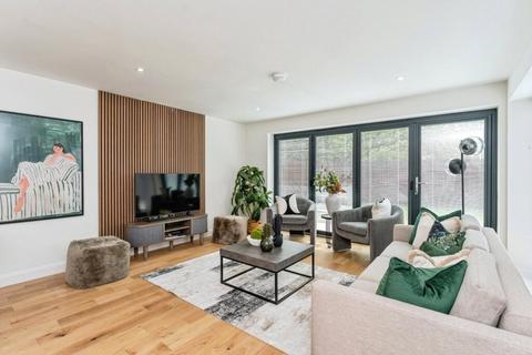 Hooton CH66 4 bed detached house for sale