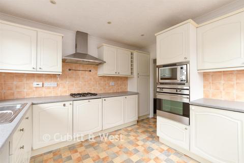 Claygate Road, Dorking, Surrey 2 bed semi