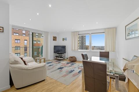 Prince Regent Road, Hounslow TW3 2 bed flat for sale