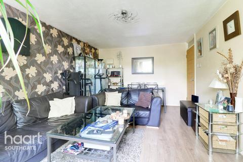 Shurland Avenue, Barnet 2 bed apartment for sale