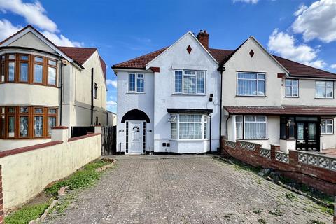 Heston Road, Heston TW5 2 bed maisonette for sale