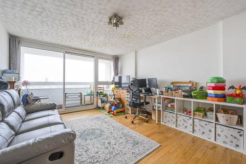 The Quarterdeck, Docklands, London, E14 1 bed flat for sale
