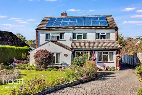 Common Road, Malmesbury 4 bed detached house for sale