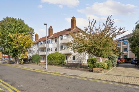 Bittoms Court, Kingston upon Thames KT1 2 bed apartment for sale