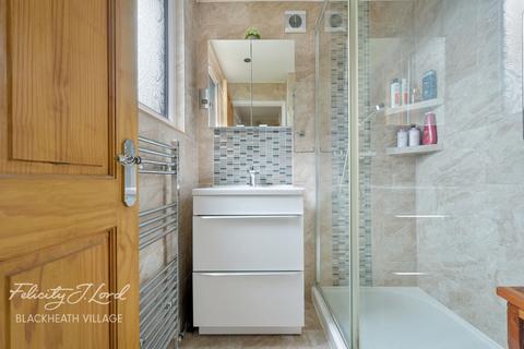 Prestbury Square, London SE9 2 bed terraced house for sale