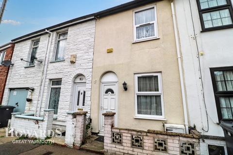 Lancaster Road, Great Yarmouth 2 bed end of terrace house for sale