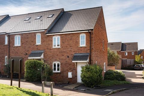 Hurst Path, Pitstone, Buckinghamshire... 2 bed end of terrace house for sale