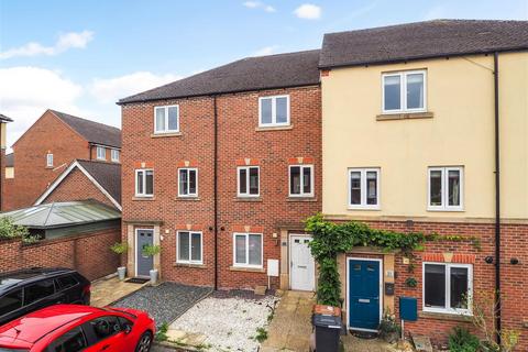 Barley Road, Andover 4 bed terraced house for sale