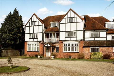 Frithwood Avenue, Northwood... 2 bed apartment for sale